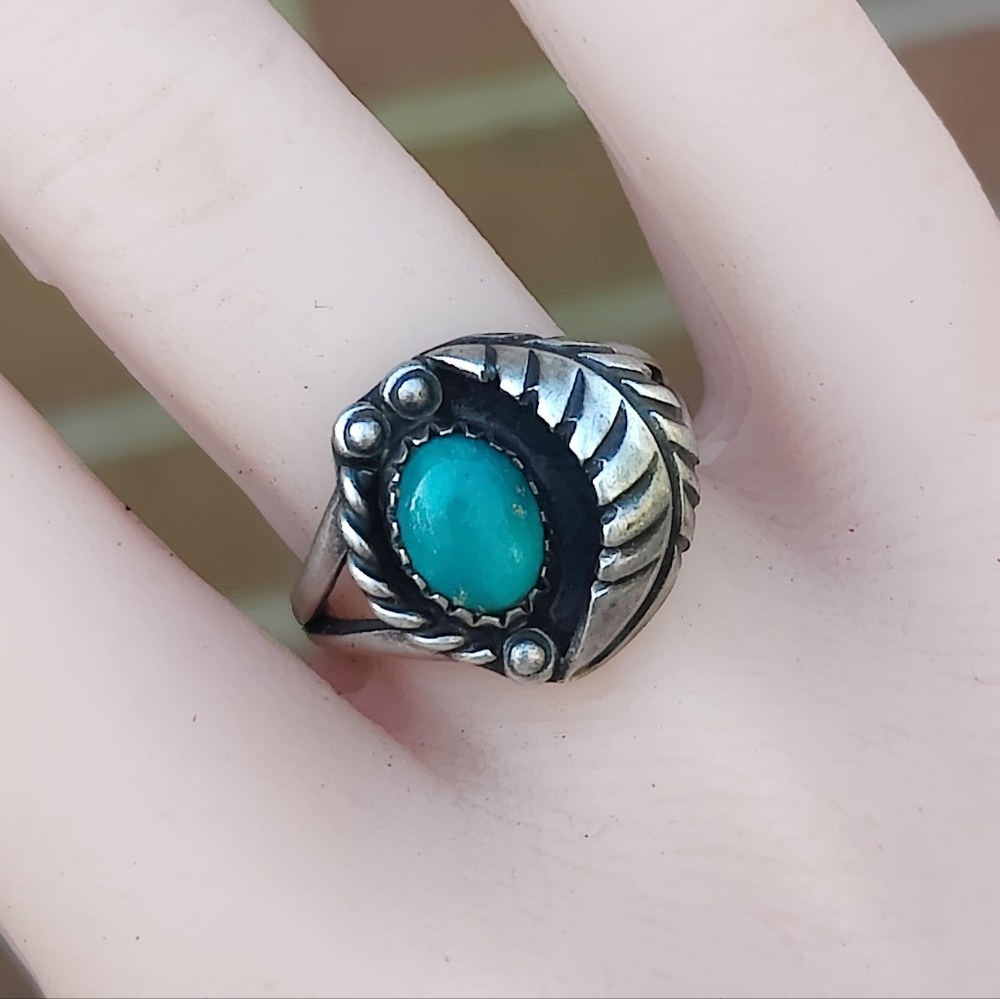 Vintage Sterling Navajo Nellie Pino Turquoise Ring - Picture 2 of 6